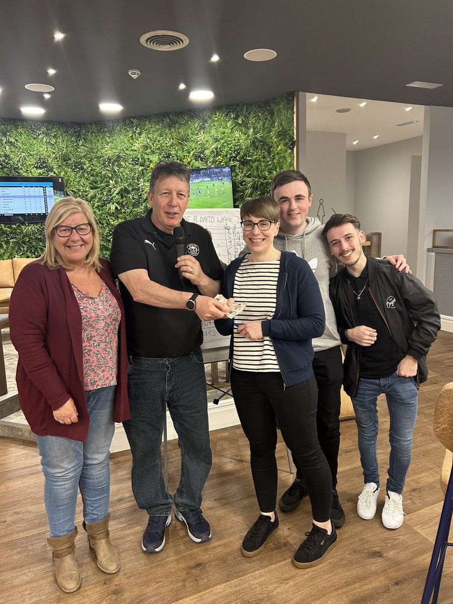 Caroline Molyneux tweet media