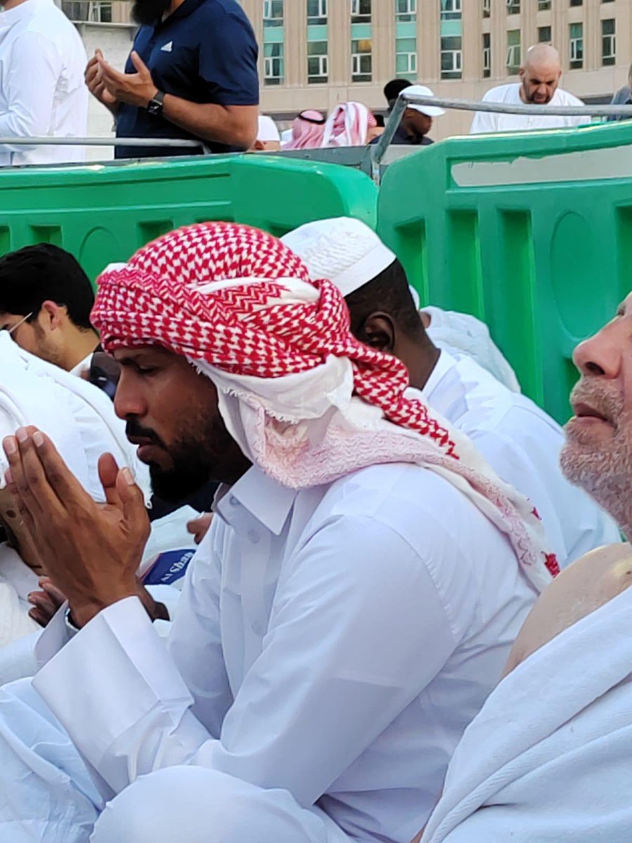 ربنا استودعناك رمضان فلا تجعلهُ آخر عهدنا به ، اللهُم اكتبنا فيه من المعتوقين من نيرانك و الفائزين بجنانك و ارحمنا و اغفر لنا يا الله .    تقبل الله منكم الصيام والقيام وسائر الاعمال     وكل عام وانتم بخير وعيدكم مبارك         اخوكم احمد كحيل 😇❤️