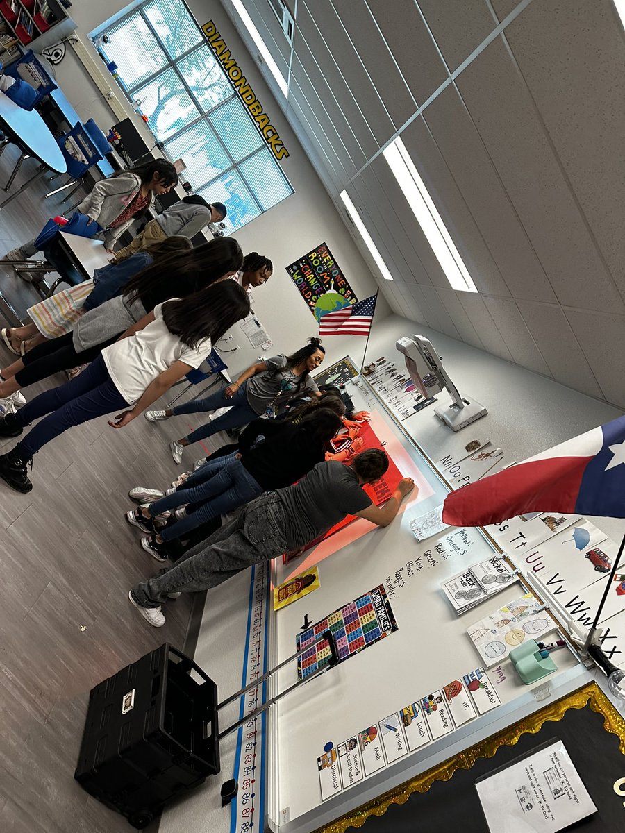 SPayan_CTE's tweet photo. What is StuCo up to?! 🤔#TeamSISD #CTESticksTogether https://t.co/3XVmfDRjp6