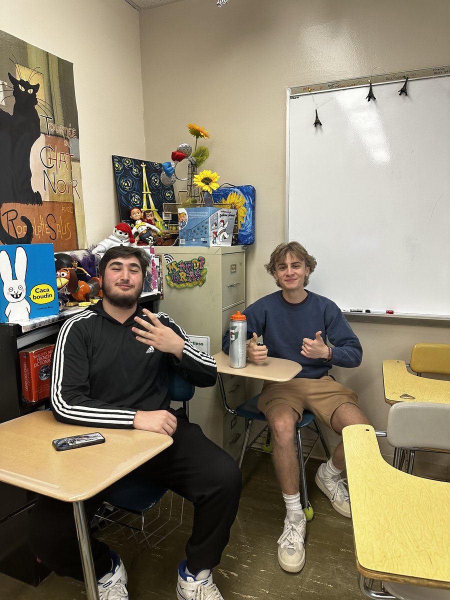 MmeBurich's tweet photo. French club eating charcuterie, playing games, and going to the school play, “Rag Time!” J’adore Mayfield! https://t.co/SHnPqaz8Ys