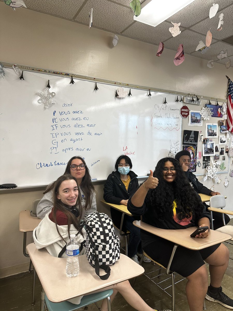MmeBurich's tweet photo. French club eating charcuterie, playing games, and going to the school play, “Rag Time!” J’adore Mayfield! https://t.co/SHnPqaz8Ys
