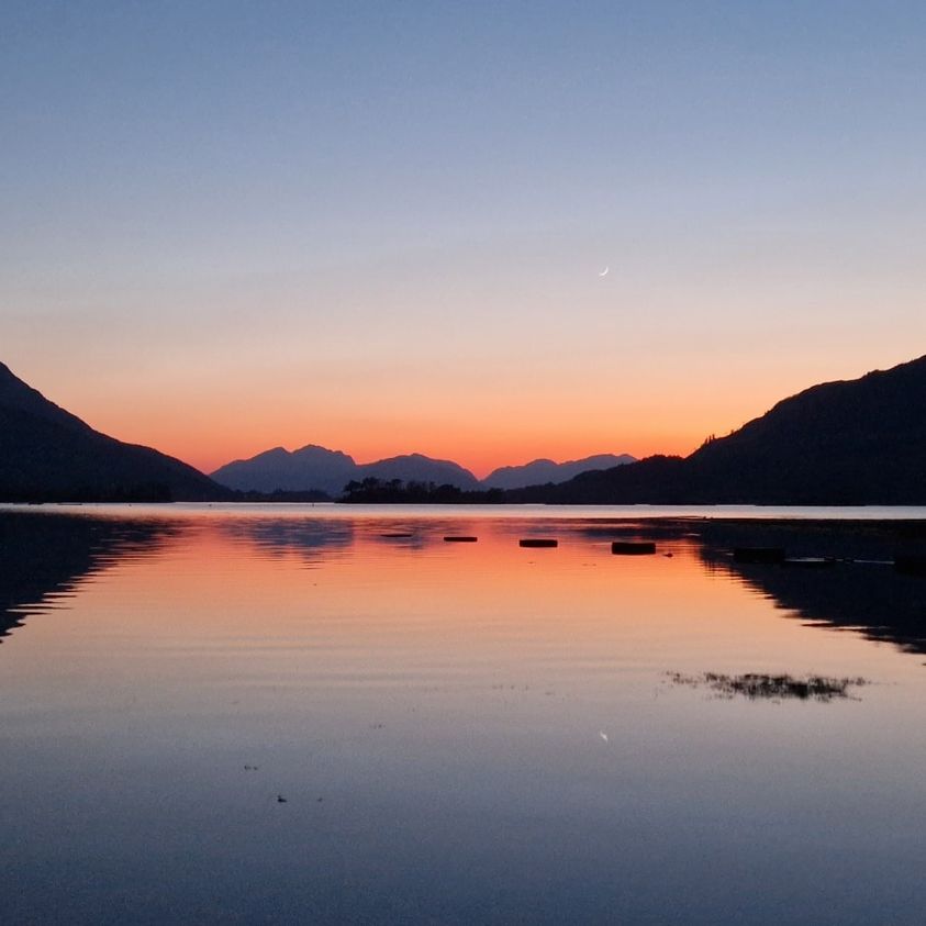 Stunning sunset tonight, this view is just few minutes walk from our village properties.
We currently have up to 20% off our self catering properties for the next 4 weeks. Check out our availability at clachaigholidays.com/speci.../late-…