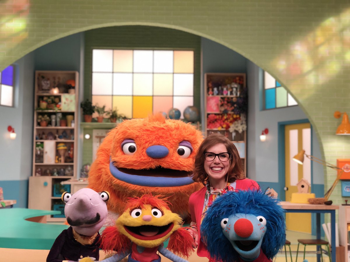sesamestudios's tweet photo. You feel best when you surround yourself with the best people! #Helpsters https://t.co/73TfIjvoK6