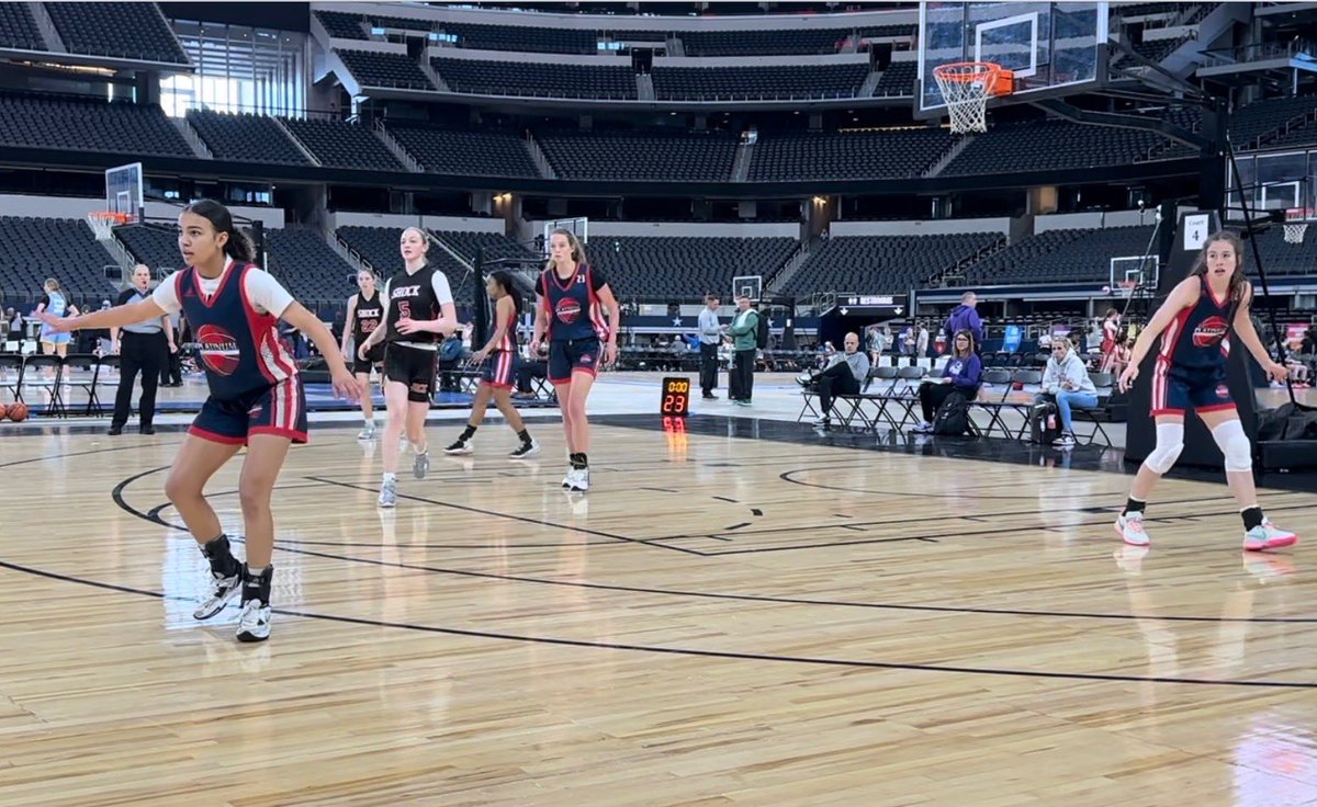 Platinumbball's tweet photo. TX Platinum 2025 Dollar has a 2-0 start at the Select 40 session I!! We are so proud of the hard work our girls are putting in!🔥🔥 https://t.co/G70YDmJeI6