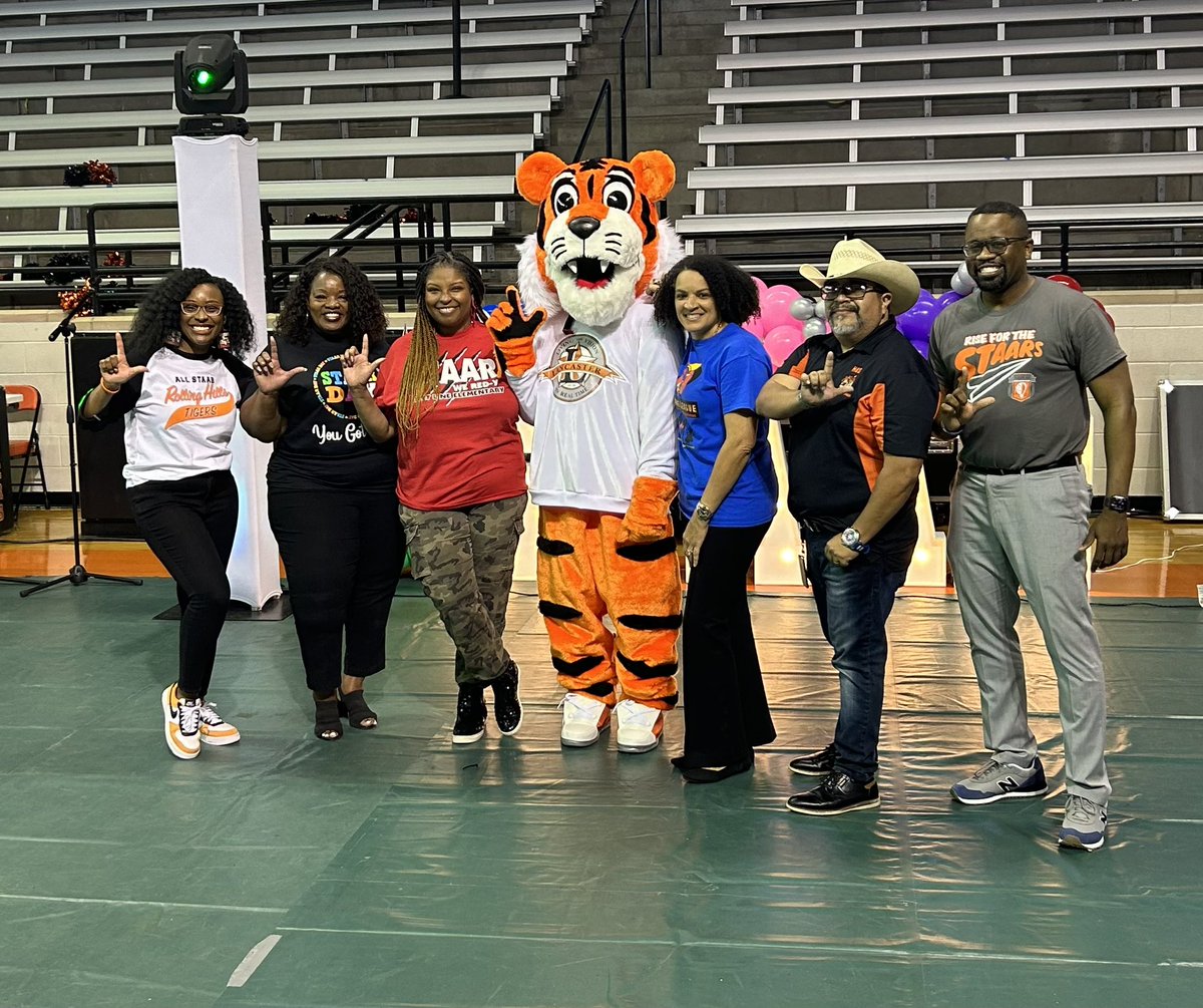 totstevenson's tweet image. Another STAAR Pep Rally is in the books. Our students are RED-y‼️ #itsgrowtime #becausekids @BLELancaster