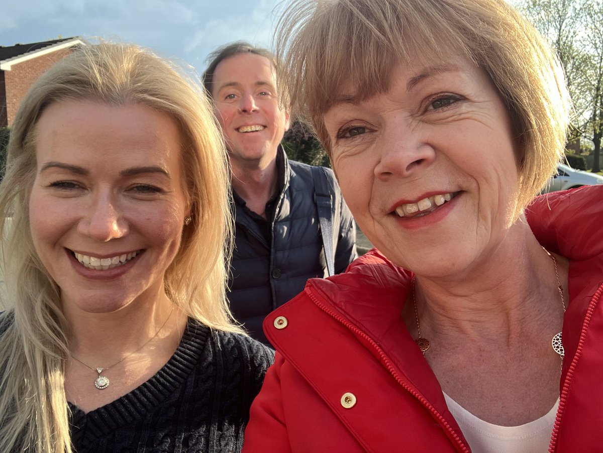 morton_wendy's tweet photo. Back in Aldridge-Brownhills and it was a lovely evening for campaigning. Thank you ⁦@c_hodivala⁩ for joining us. https://t.co/4UcPMa3t6C