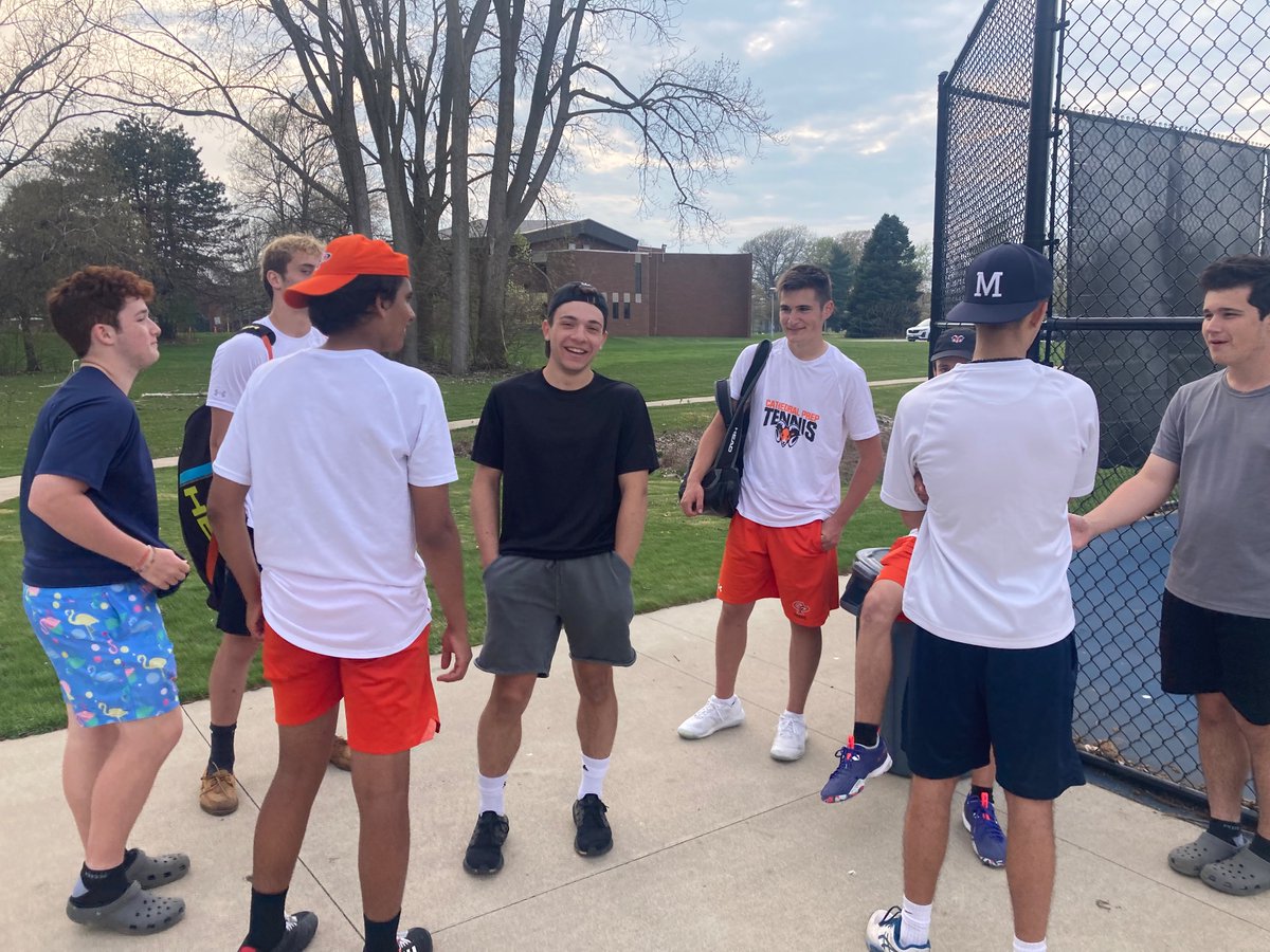 ☑️Warm weather
☑️5-0 shutout
☑️Tennis shorts

🎾THE PERFECT DAY🎾

#RollRamblers #CPtennis