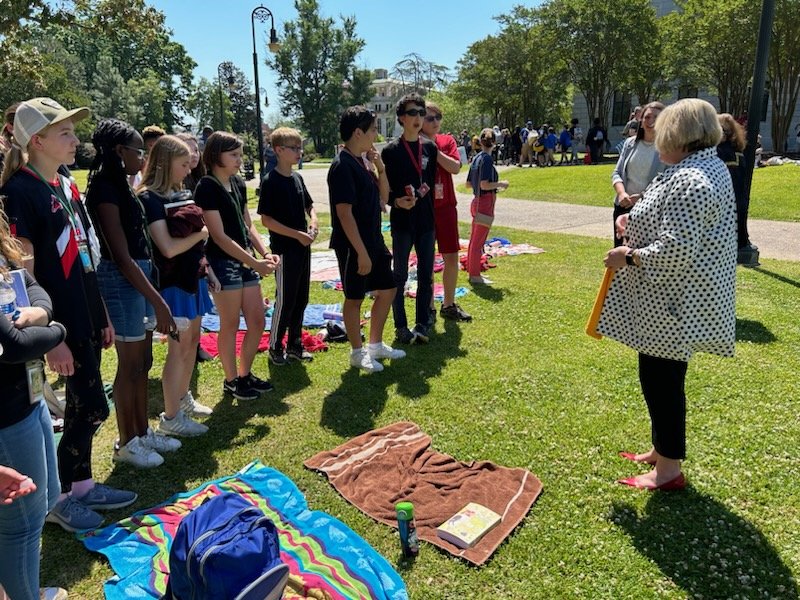 AmandaTaylorSC's tweet photo. Thank you Chairwoman @shannonerickson1, for spending time speaking with students from @gvillerams during the @scstatelibrary #ReadIn2023 on Thursday! Also, TY to @taftmatney and @Nikki_Crabtree for supporting these students as well! #readtosucceed #communitypartners #path2success https://t.co/m6iF5nl6X4