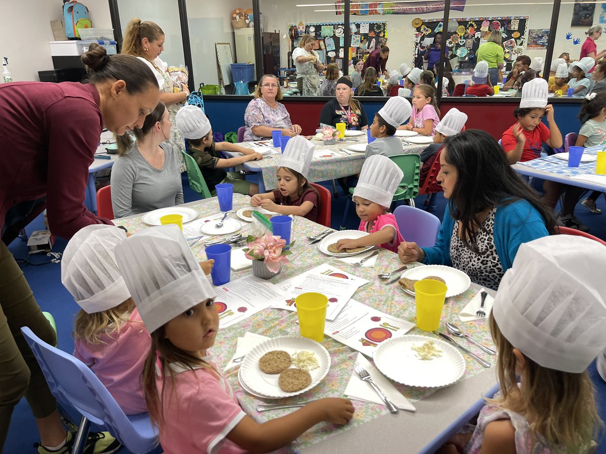 AshleyCoone's tweet photo. The @SuncoastCGLR @RemakeDays Festival has kicked off in @DeSotoCountyFL! The Family Cooking Class hosted by All Faiths Food Bank @ the DeSoto County Library was full of families learning & having fun together. There’s 9 days of fun left! Full Schedule ➡️ https://t.co/SJI7Y31eLQ https://t.co/7mQcky7mQH
