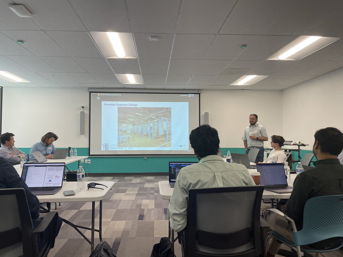 5feetAGL's tweet photo. @dmtvanzanten is presenting, we have smth to be proud of, our quantum garage is building fast😊 @sqmscenter at @rigetti https://t.co/Un7XZzdECc