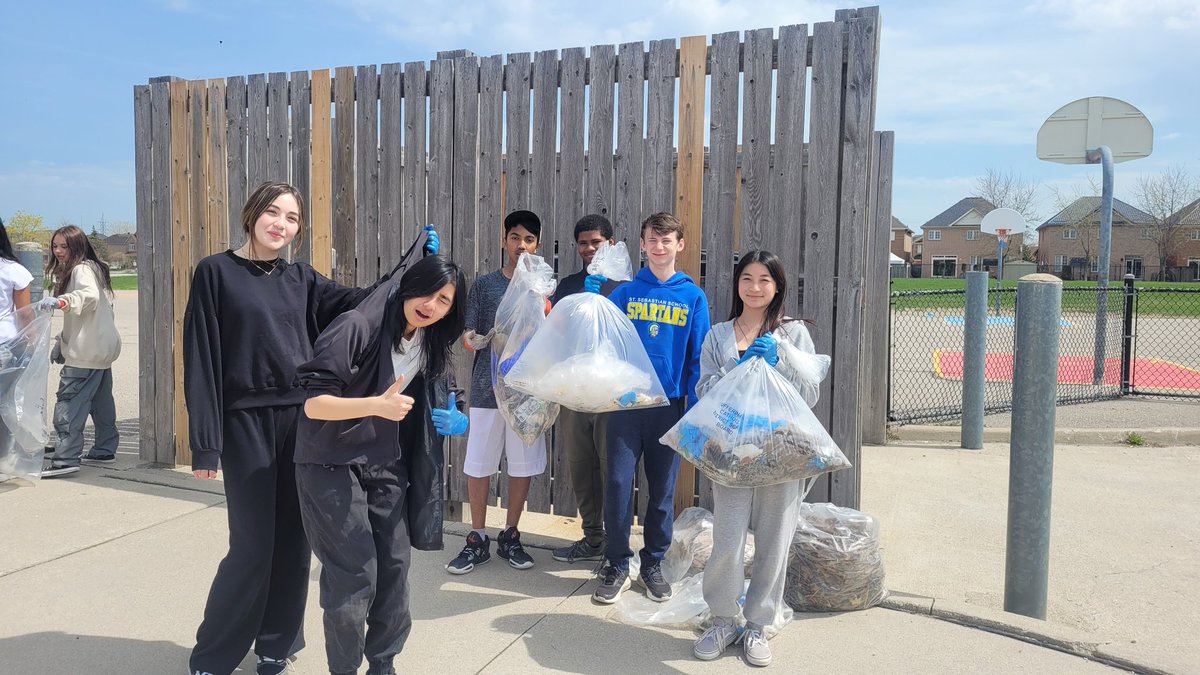mrs_kitney's tweet image. Celebrating Earth Day @SebastianDPCDSB . Insta-posts and school clean-up! #grade8 #Classof2023