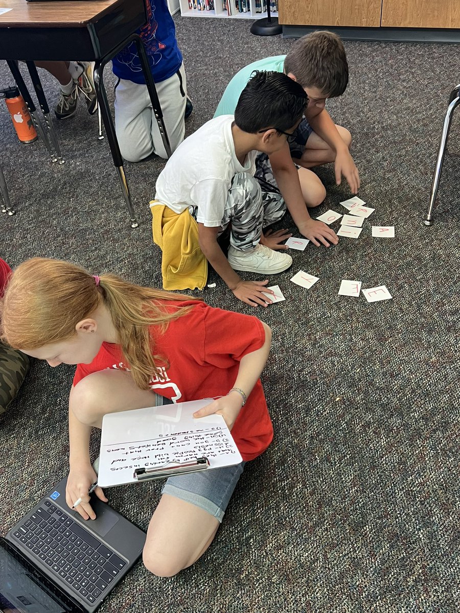 CPESFerguson's tweet photo. Partners answered dual passage questions and earned letters for correct answers. Then, they unscrambled the message to finish strong! “You Are Ready!”
They all enjoyed their “fruit and veggies” (fruit snacks and veggie straws) while they worked! https://t.co/EYBBahooSE