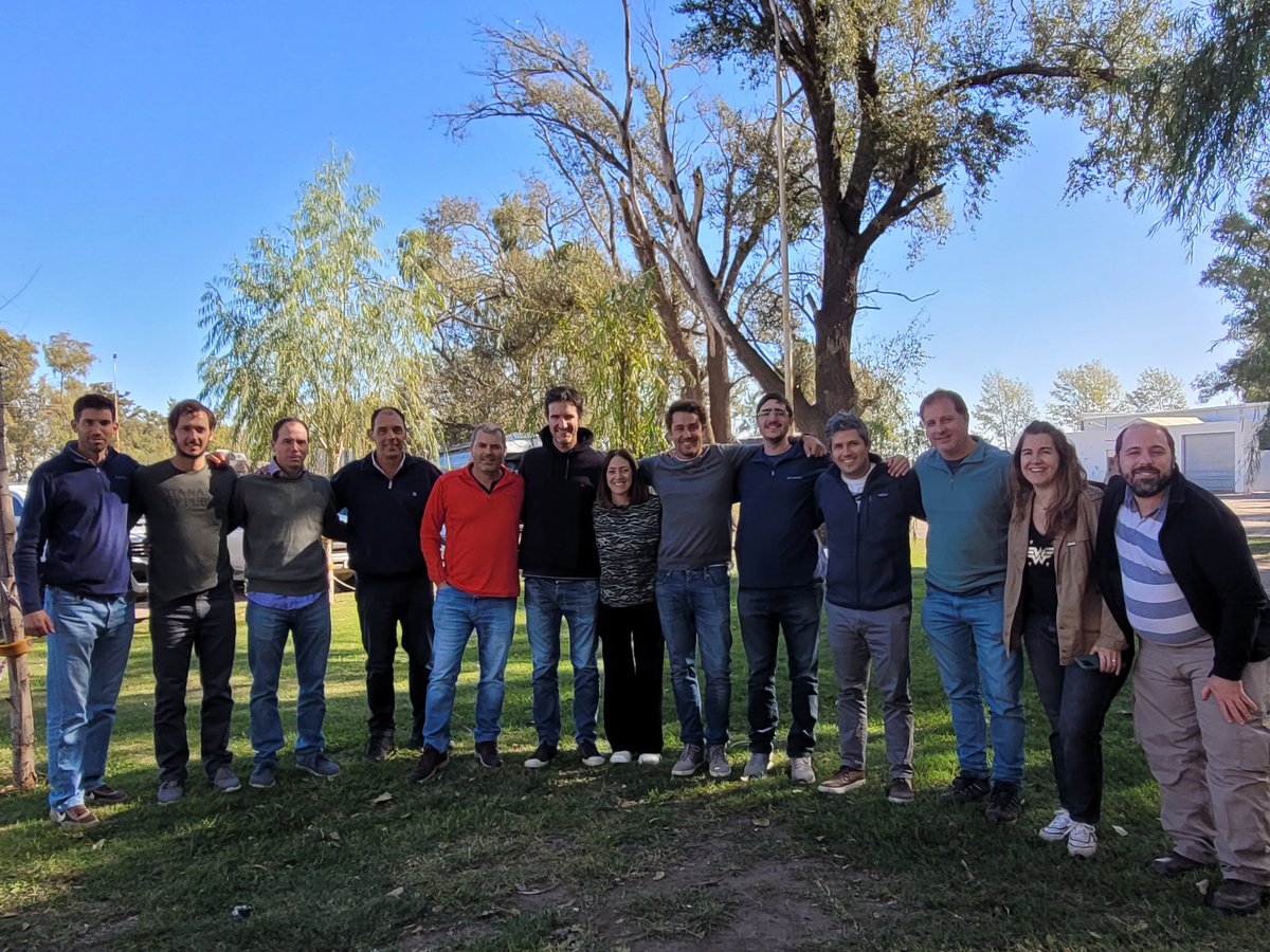 ortolanimonica's tweet photo. Excelente jornada en   #Hughes @crea_arg region Sur Santa Fe,  por la confianza e interacción para entrenar sus habilidades financieras en una campaña para la historia! #campo #sequía #financiamient Gracias @El_Bucefalo y todo equipo! https://t.co/yONcol15cb
