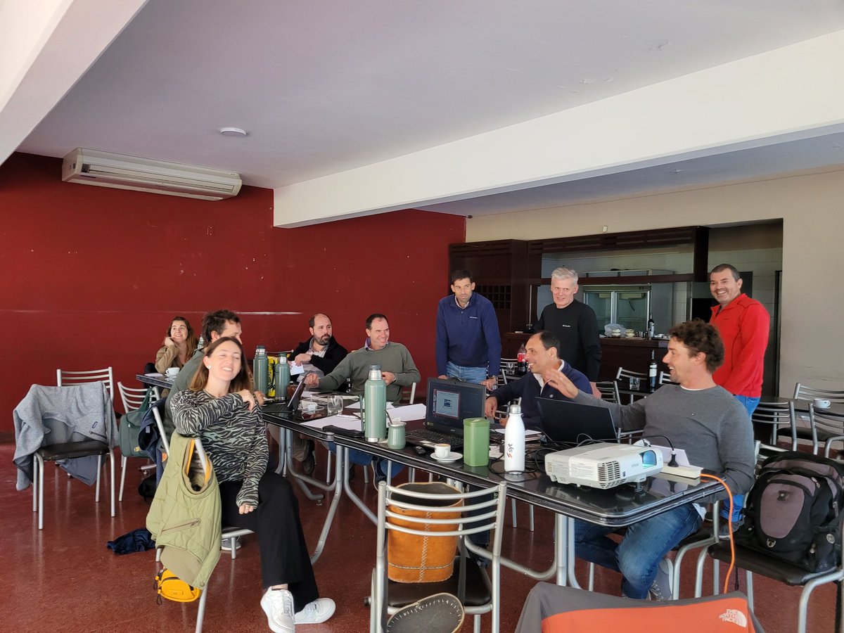 ortolanimonica's tweet photo. Excelente jornada en   #Hughes @crea_arg region Sur Santa Fe,  por la confianza e interacción para entrenar sus habilidades financieras en una campaña para la historia! #campo #sequía #financiamient Gracias @El_Bucefalo y todo equipo! https://t.co/yONcol15cb