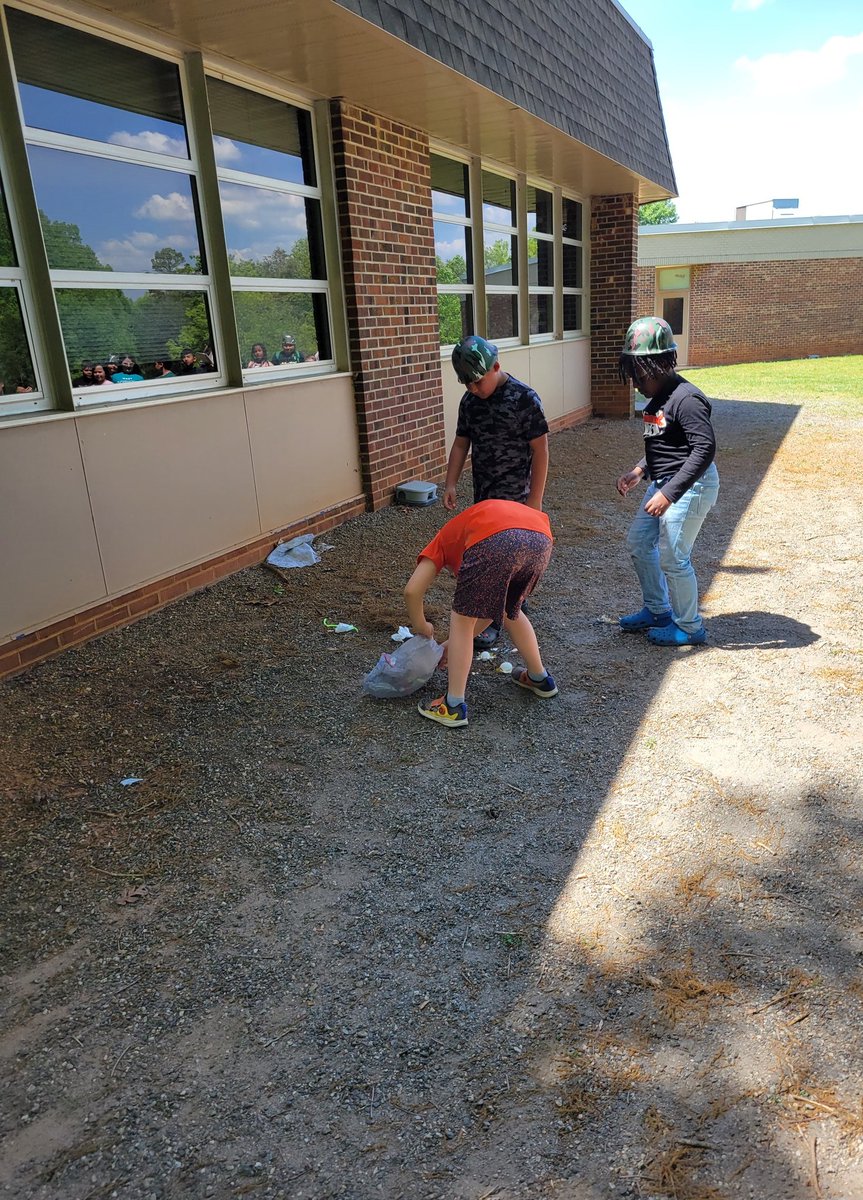 Emily Bryan tweet media