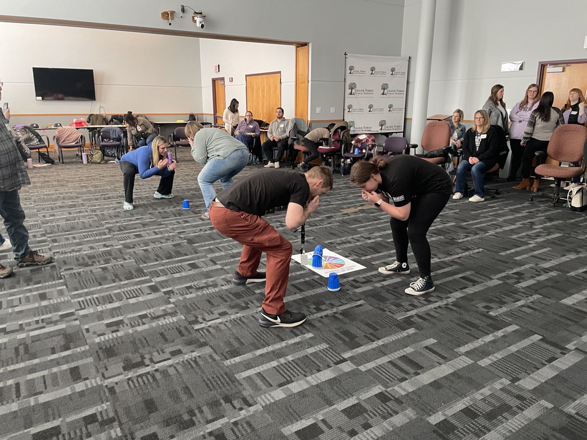 MHCLitzinger's tweet photo. A fantastic day of Community Sources of Strength training!  Grand Forks shows up, even in a snowstorm 💪 ⁦@sourcesstrength⁩ ⁦@GFSchools⁩ ⁦@1tanat⁩ ⁦@southms_gf⁩ ⁦@vmsroyals⁩ https://t.co/cjBHYJEpyN