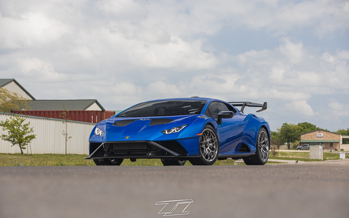 ForgelineWheels's tweet photo. “The perfect wheel spec.” The team at #t1racedevelopment found the perfect combo for Ricky’s #Lamborghini #Huracan with #forgeline #NW105! https://t.co/IW3nFOWkmW https://t.co/lSlWKovR6Z