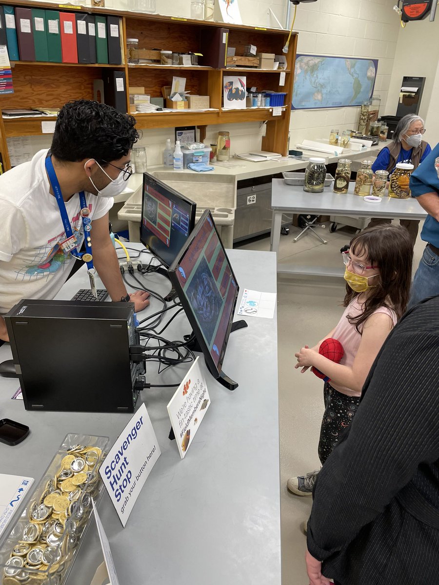 Fun with Fishes and Herps at Field Museum Members’ Nights. #FieldMembersNight
