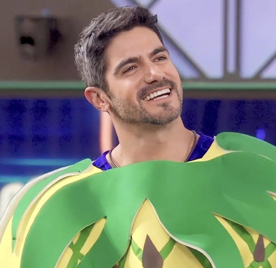 liztomlison12's tweet photo. Pase lo que pase hoy en la gala con Pepe . No dejen de votar ,no se enojen , Pepe paso 3 meses lo hizo muy bien y la producción quiere perjudicar. Voten mas que nunca 🧡🧡🧡 #LCDLF3 #PEPEGANADOR https://t.co/ur4braAhWt