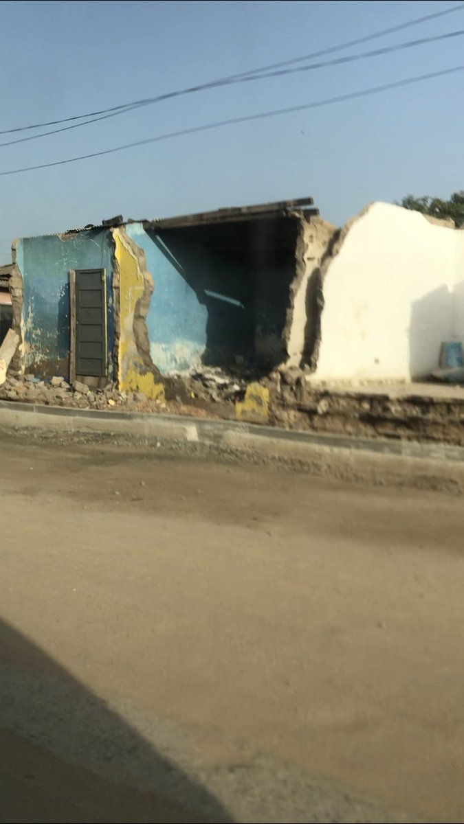 AwaziAnge's tweet photo. RESIDENTS OF TESHIE-LASCALA UNHAPPY 
Residents of teshie lascala lament as they are left to perch with other neighbors at night due to the demolishment  of their buildings for the teshie road project.
@TDzineku 
@kodwoboateng 
@nmediacourse https://t.co/XA2gJydKjR