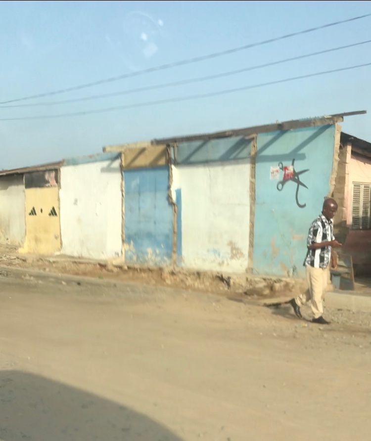 AwaziAnge's tweet photo. RESIDENTS OF TESHIE-LASCALA UNHAPPY 
Residents of teshie lascala lament as they are left to perch with other neighbors at night due to the demolishment  of their buildings for the teshie road project.
@TDzineku 
@kodwoboateng 
@nmediacourse https://t.co/XA2gJydKjR