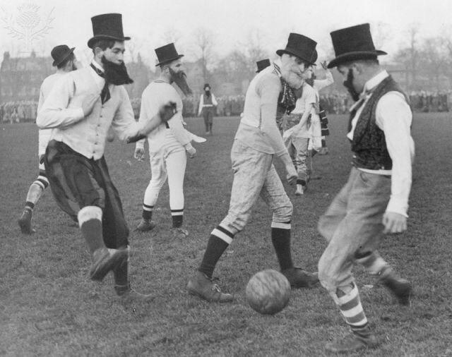 brophystavern's tweet photo. A classy game of football featuring a uniform requiring top hats. Motivation and date unknown. 

#nothingisordinary #historynerds #history ⁣
#sportshistory #blackandwhitephotography #sportsphotography #photooftheday #sportsphotographer #athlete #sport #sportphotography https://t.co/Yb1ng0yjVm