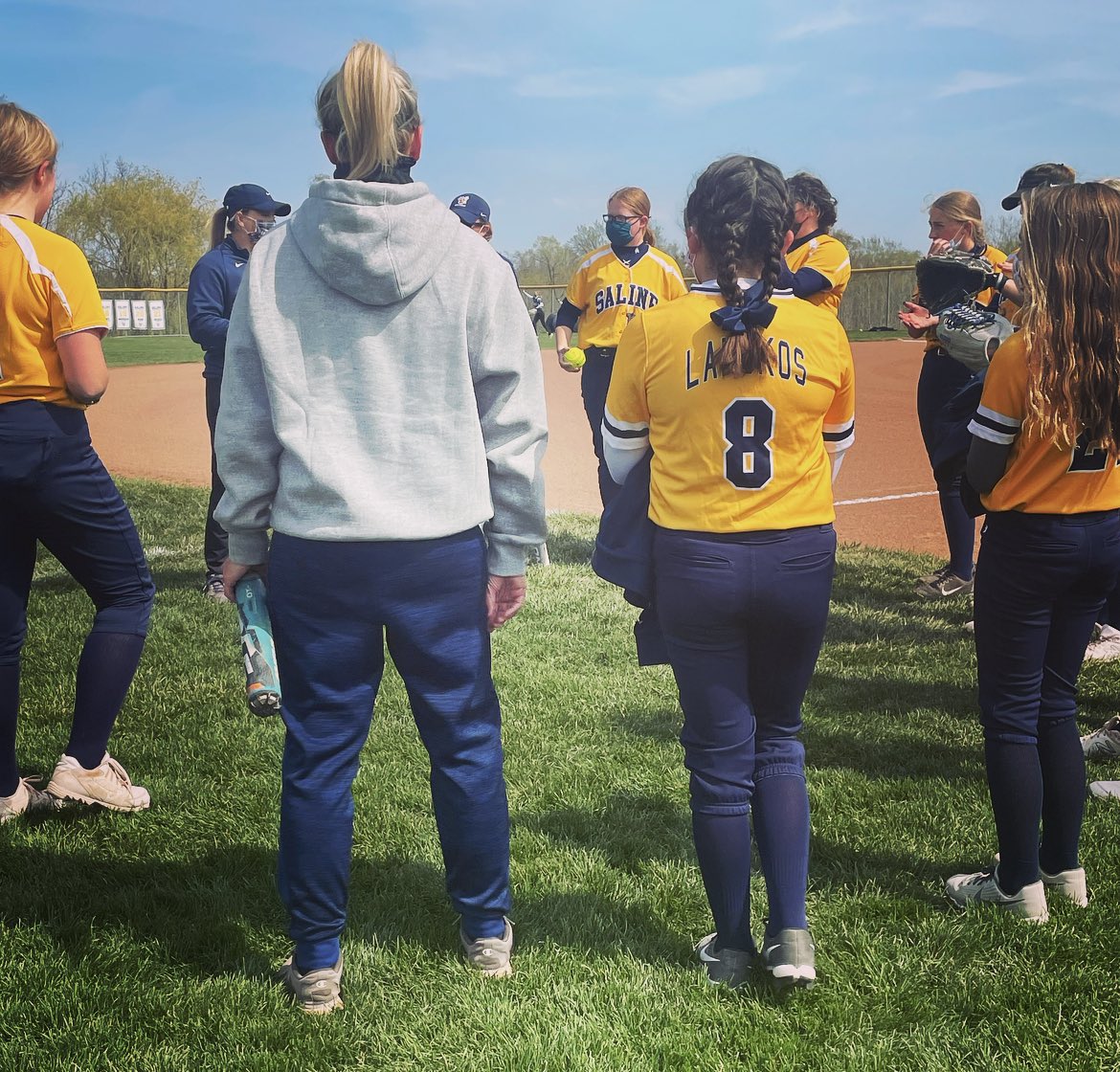 TLangkos's tweet photo. Happy happy birthday to one of the best woman @Coach_Hotopp that I know! Your leadership, kindness, and drive and dedication make you the best role model for all of us! Love ya my friend #ChestBumps #BestTeacher #WeLoveHotopp 💛💙 https://t.co/ORQbKWeobZ
