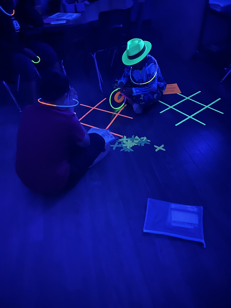 tinacruickshank's tweet photo. Today was a time to Glow what we know to prepare for STAAR! These 4th graders had so much fun!! #flaleads #allinsync #staarready #bootcamp https://t.co/awzNFS9iHD
