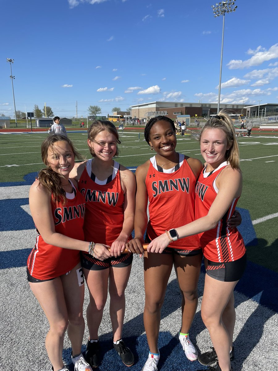 Maddie Vanlandingham, Kayla Carpenter, Erin Moody, and Maddie Mauch take silver in the 4x100m with a time of 52.55!