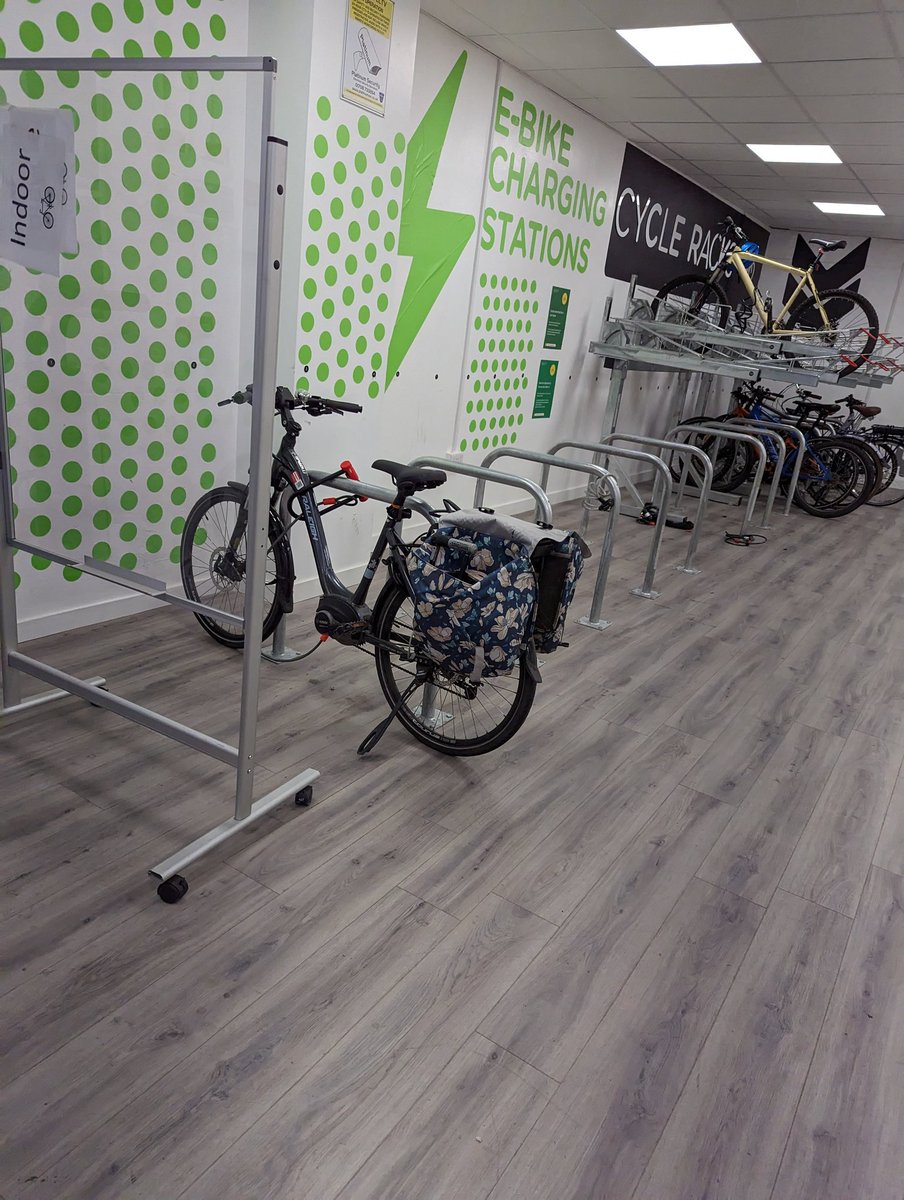 Casnewydd_Cycle's tweet photo. @SpokeSafe it's Friday night 23:29 and this is why I love you.
#peadallingThePort https://t.co/BrLlKoO7hL