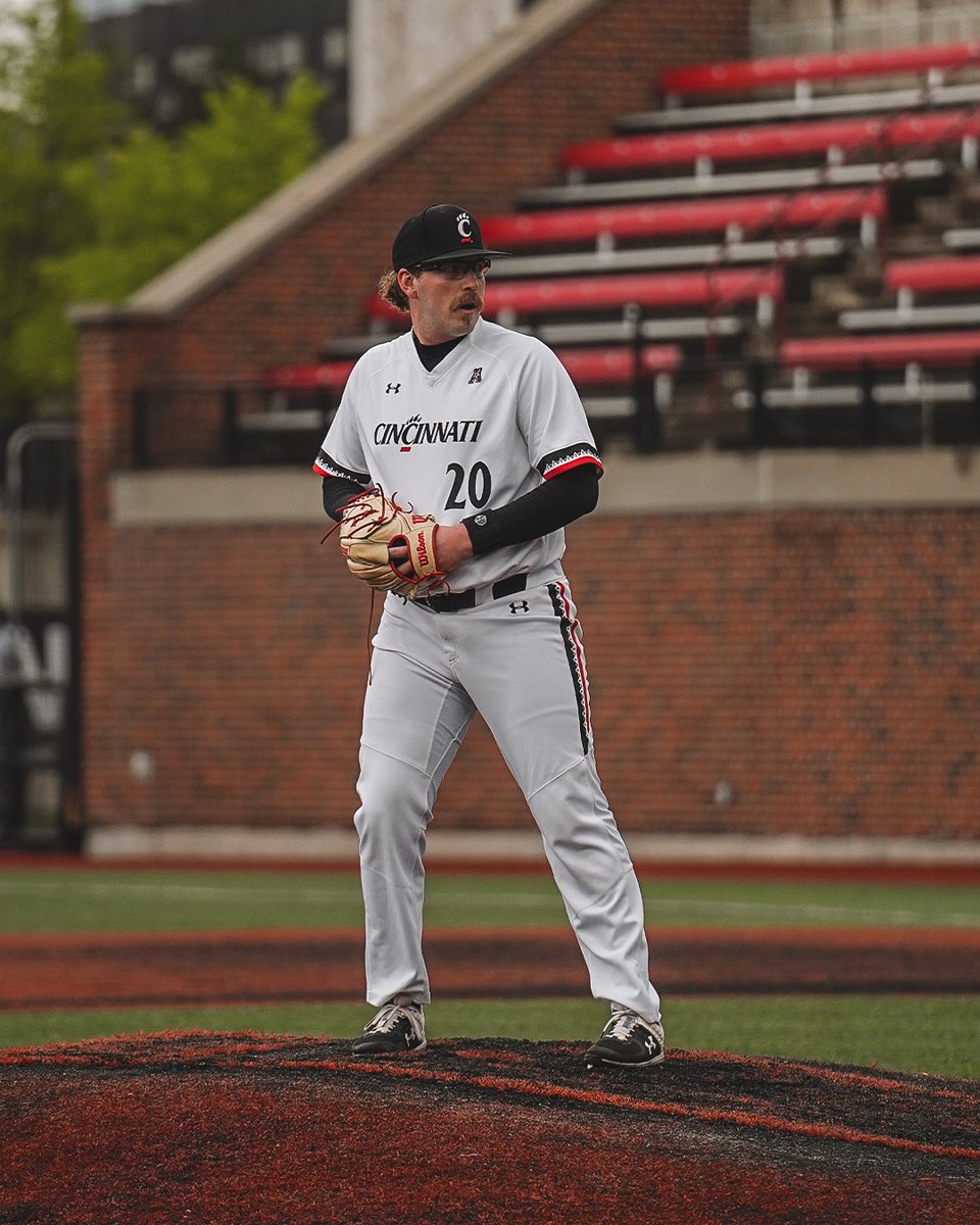 GoBearcatsBASE's tweet photo. Slammed the 🚪‼️

Congrats to RHP Jackson Murphy on his first career save!

#Bearcats | #NatiBoyz https://t.co/WL6fURh8fT
