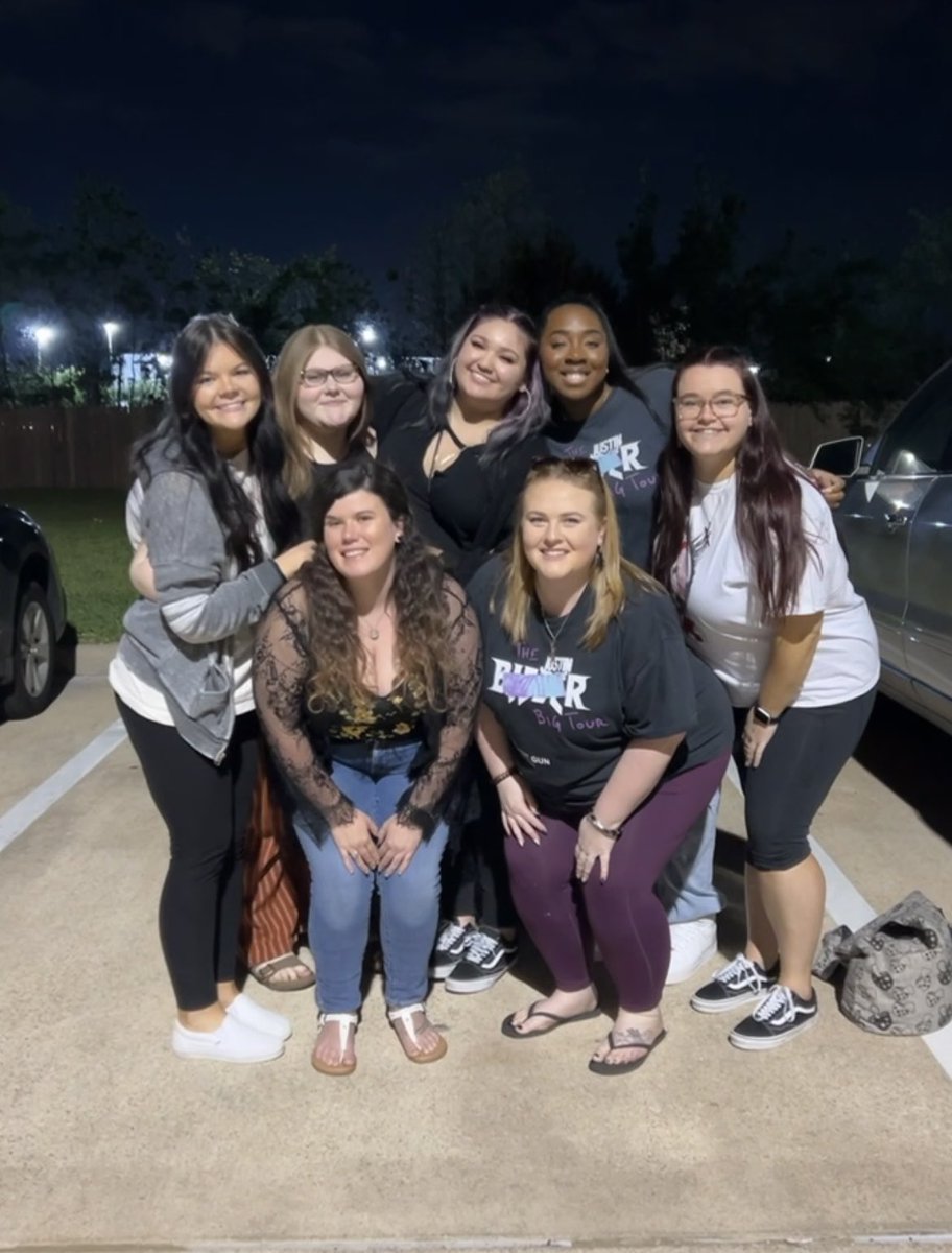 machinegunmadz's tweet image. i’ve met so many amazing people in est but these are my absolute favorite people on the planet #22DAYSOFMGK