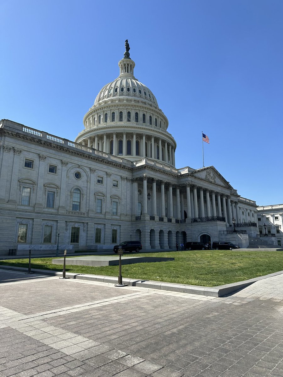 anna_trades's tweet photo. $MMTLP The sun was shining brightly on the Capitol today. For five full days...we have walked the halls in Congress and have gone to every members office on the House Financial Service Committee and many on the Oversight Committee. Thank you to those that joined me on this journey! You are all just wonderful! My hope is this bright☀️ is a sign that the light is getting brighter on our situation and #COUNTERFEITSHARES in the US financial markets! Over these past 5 days we have had many meetings...some more than once so they cannot claim ignorance on our situation ever again! MMTLP represents all 50 states they must help us! @HouseRepubs @HouseDemocrats