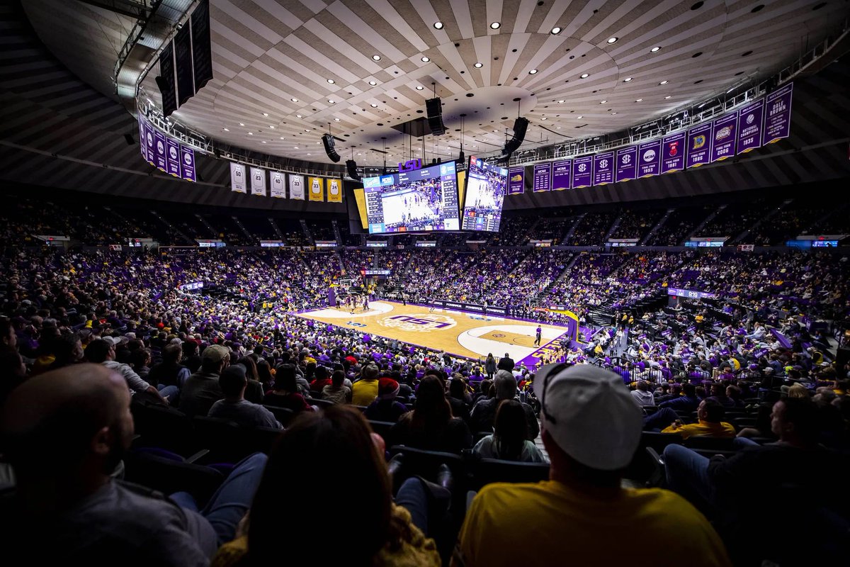 calebodomm's tweet photo. Blessed to have received my first dual sport offer from LSU #GeauxTigers @CoachMcMahon @LSUBasketball https://t.co/WclR0i24vW
