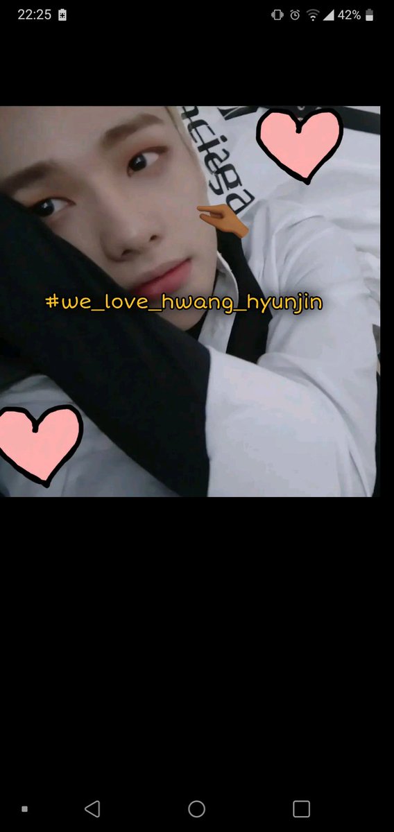 Hyunjin is getting bullied lately!
Stays! We all have to protect him! 
Please the following hashtag
#we_love_hwang_hyunjin
.
.
#Hyunjin #StrayKids #SKZ