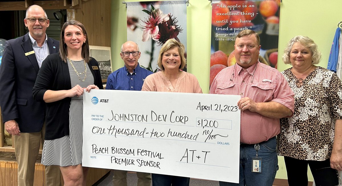 AmandaTaylorSC's tweet photo. .@ATT is the Premier Sponsor and proud supporter of the 39th Johnston Peach Blossom Festival presented by Johnston Dev Corp JDC May 6, 2023
@tstanshepherd, @AmandaTaylorSC, JDC BODs Dean Campbell, Gaye Holmes, JDC Chair Don Smoak and Fest Chair Debra Aston
#lifeatatt @ATTPolicySC https://t.co/9K4TSFMjjv