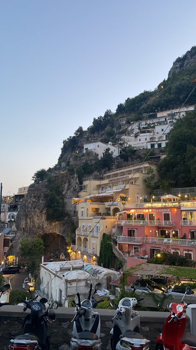 allaelfallah's tweet photo. Amalfi Coast 📍
Dreamy Positano https://t.co/zZnHwmL4Qg