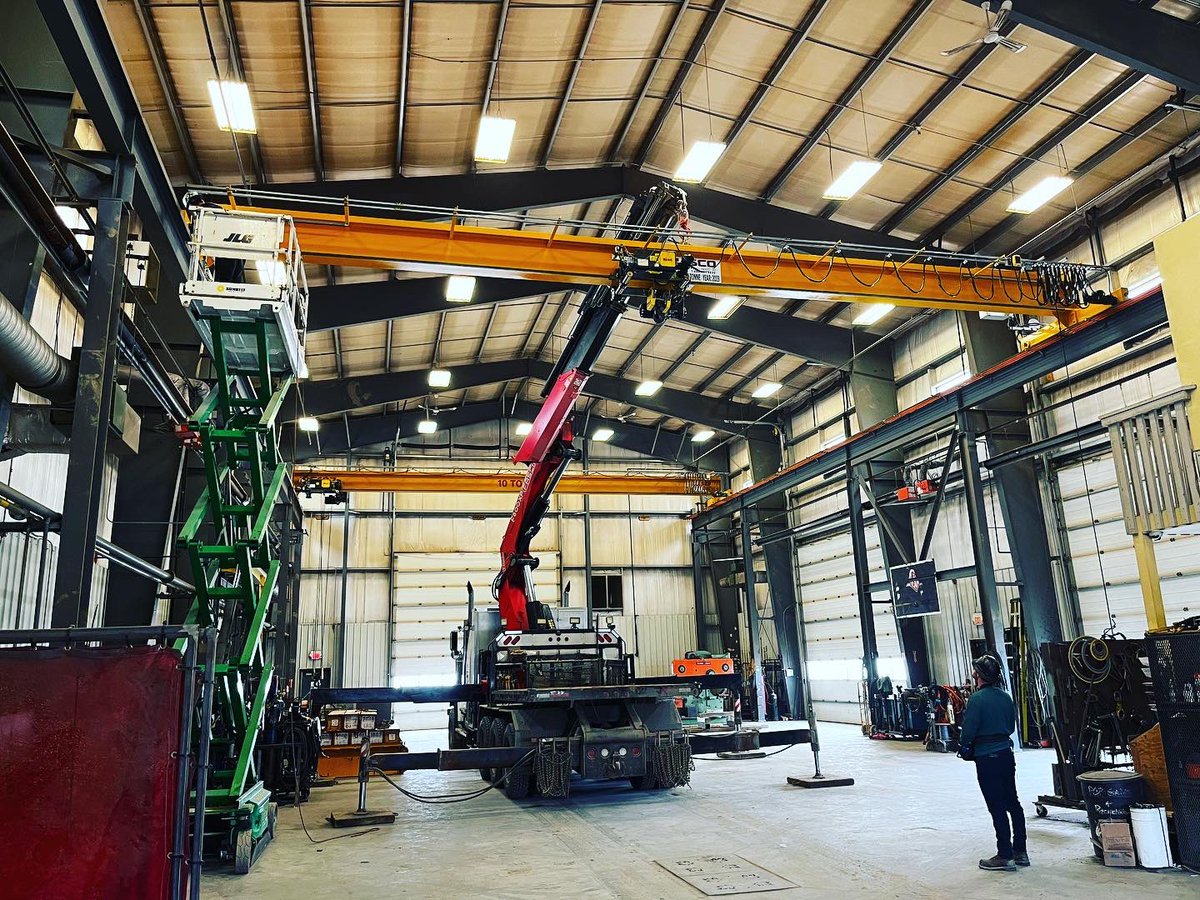 MascoCrane's tweet photo. Another crane installed and Load Tested! This one is a 10 tonne 50’ Span Top Running Single Girder Crane. #bridgecranes #hoist #yegmanufacturing #cranesystem https://t.co/1CScTJwa6J