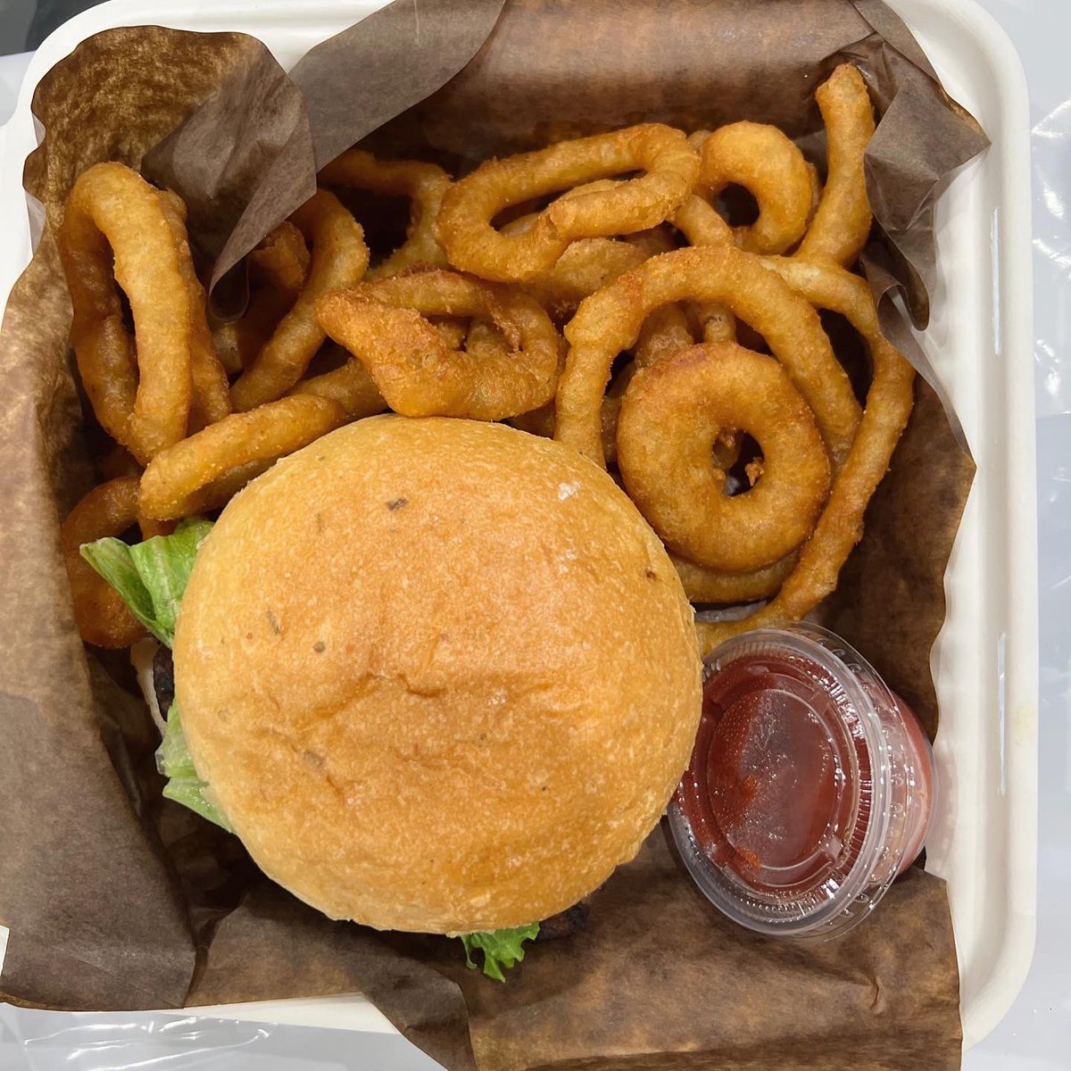 TiresOnTheRun1's tweet photo. Friday Lunch from 1861 Local Bar and Grill!

With pool tables, a patio, karaoke, bingo, open mic nights, and AV for special events, 1861 Local is great place to hangout &amp; everything was delicious!

Their new menu deserves a visit! Check them out in Meadowbrook! #airdrieab https://t.co/2LN1jVYz96