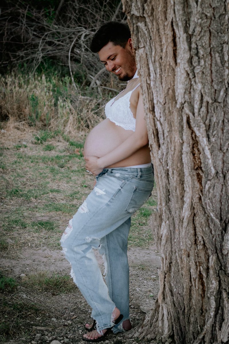 So excited to meet this little person who is half of me and half the one I love! ❤️ Just a couple more days mamita, you have been so worth the wait! ❤️