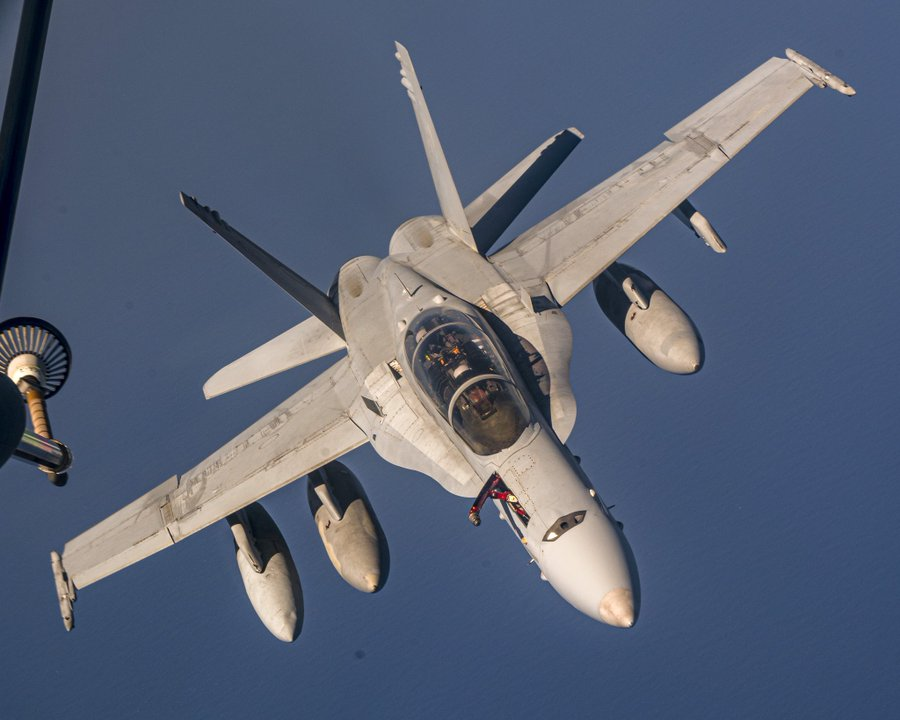 AlfidioValera's tweet image. A attack fighter VMFA 312 F/A-18D Hornet. March 2023.  (SSgt Lawrence Sena) #FA18DHornet. This aircrafs is war weapon lethal!