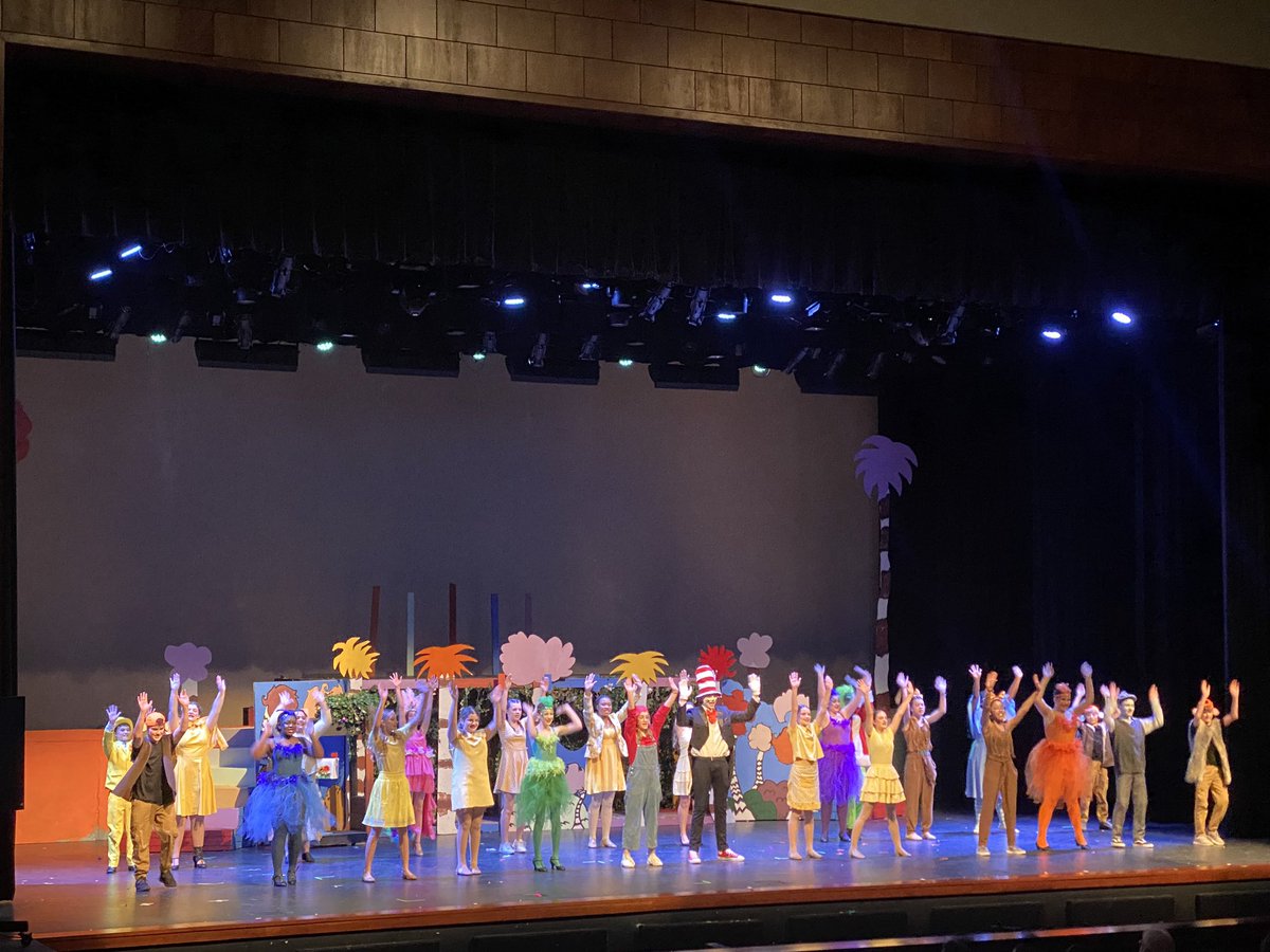 So proud of our LMS Advanced Theatre students and director Samantha Hicks for a wonderful production of Seussical Jr.! You have one more chance to see it .. tomorrow night at 6:30 at JCHS! 👏🏻👏🏻👏🏻