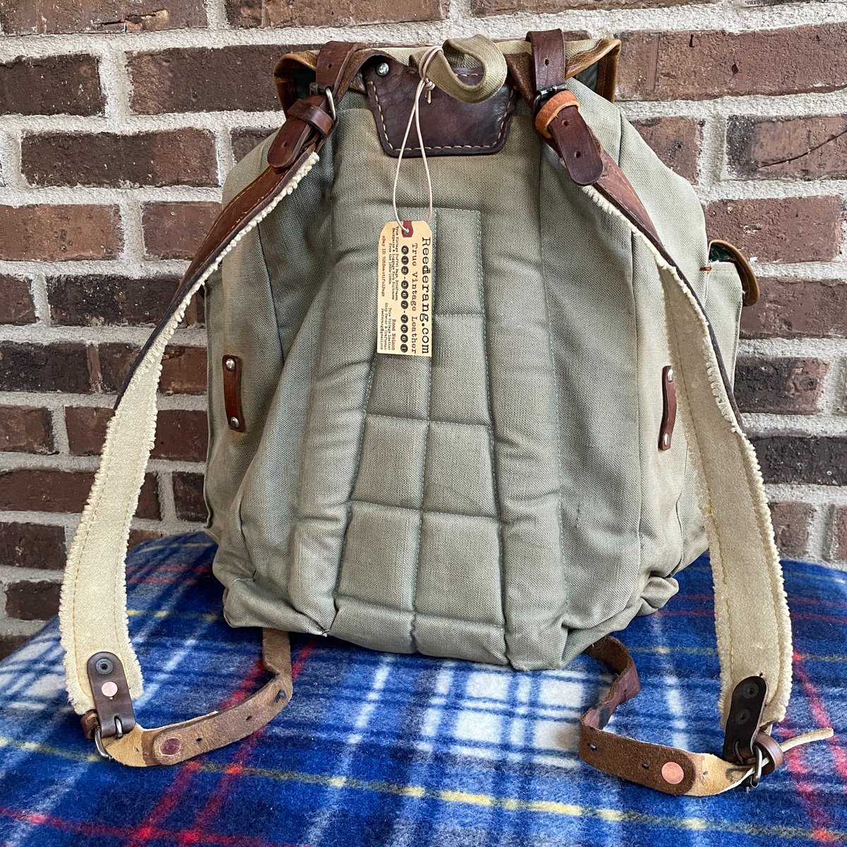 Real_Reederang's tweet photo. VINTAGE 1950s BULGARIAN CANVAS SADDLE LEATHER BACKPACK RUCKSACK GYM BAG R$1198

https://t.co/ZSItivZBs6

Lengthened the Straps, Added Inside grab-n-go handle, and a superior cinch and stopper. 

#Reederang #Vintage #1950s #LaptopCase #Retro #TrueVintage #PureVintage #Beautiful https://t.co/r67DGxlpk5