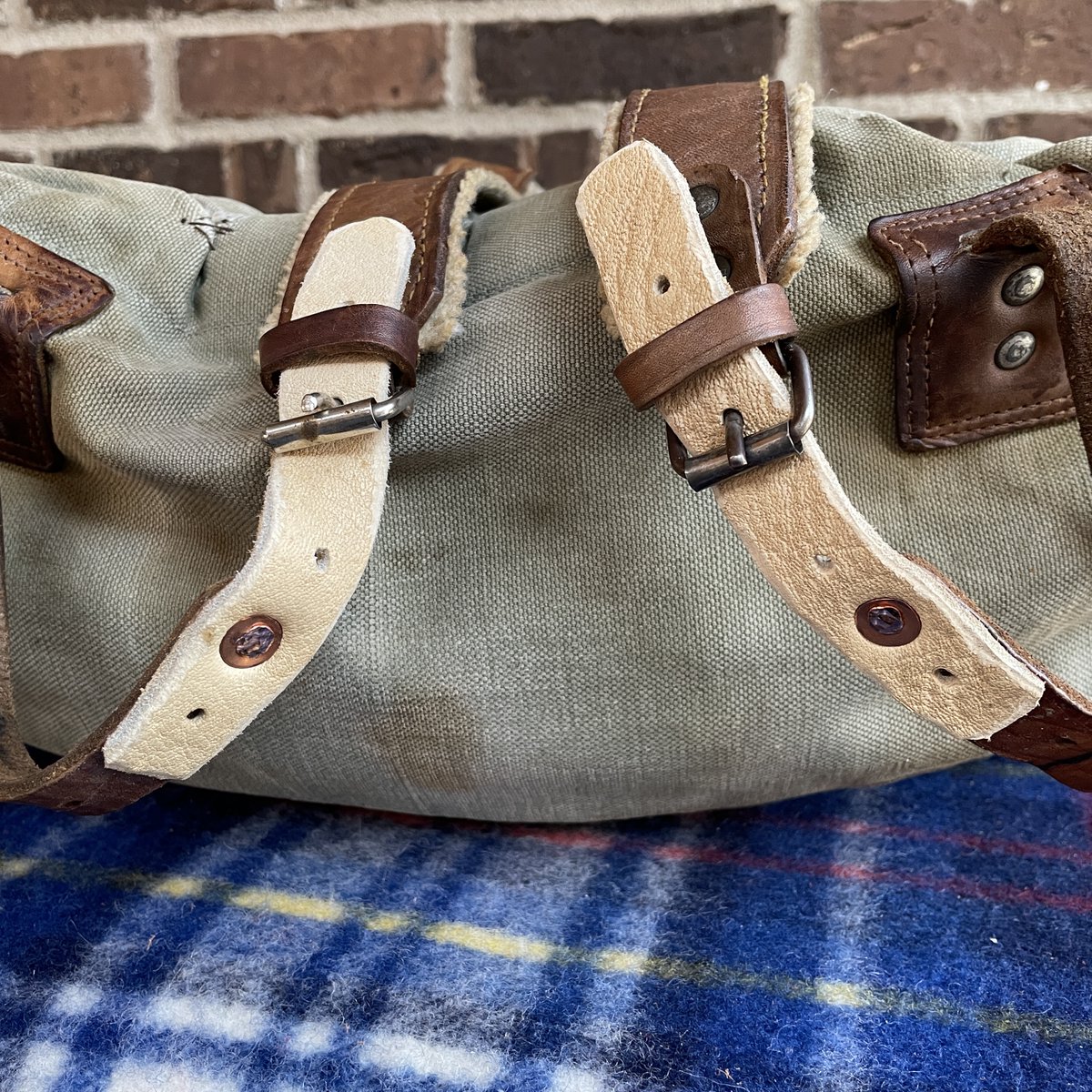 Real_Reederang's tweet photo. VINTAGE 1950s BULGARIAN CANVAS SADDLE LEATHER BACKPACK RUCKSACK GYM BAG R$1198

https://t.co/ZSItivZBs6

Lengthened the Straps, Added Inside grab-n-go handle, and a superior cinch and stopper. 

#Reederang #Vintage #1950s #LaptopCase #Retro #TrueVintage #PureVintage #Beautiful https://t.co/r67DGxlpk5