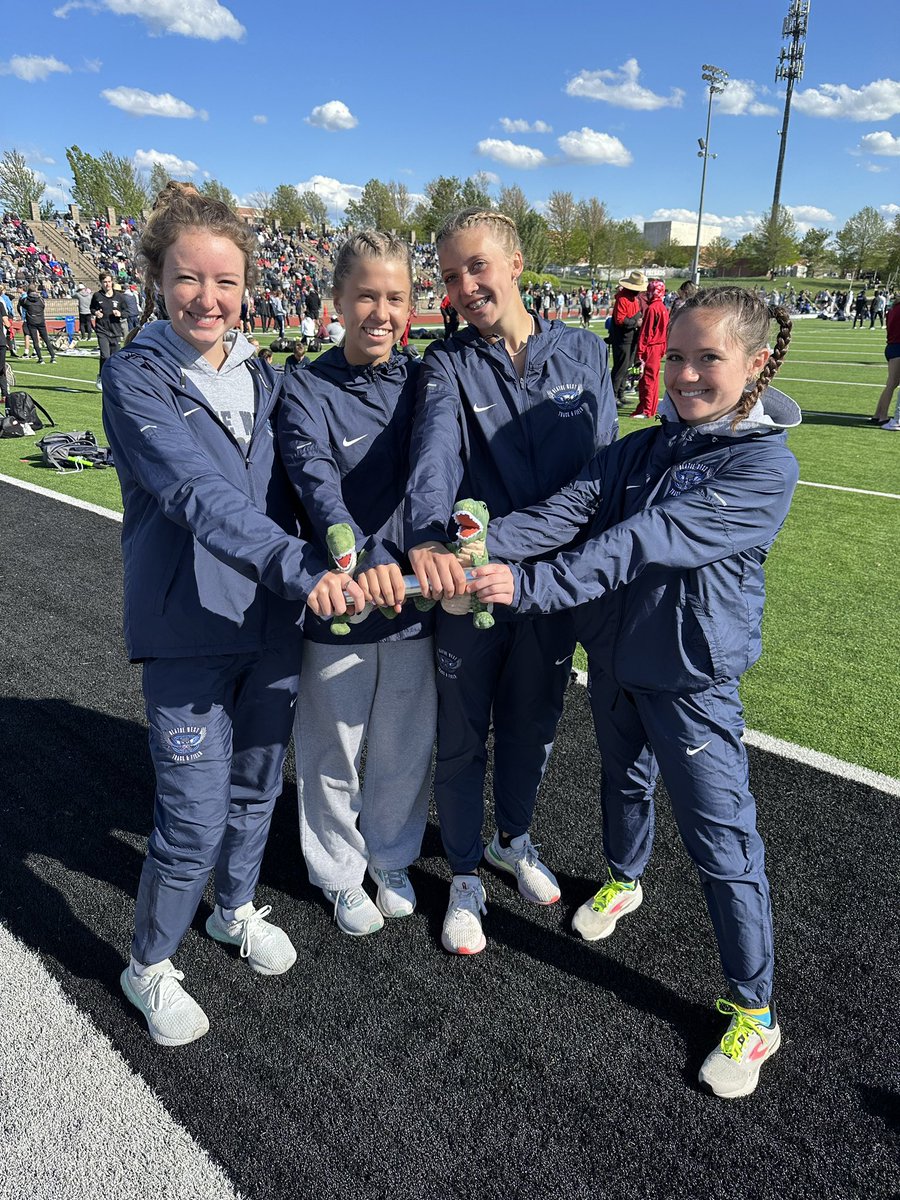 OWTracknField's tweet photo. So we have a big 25 school meet today. Everyone that hits a certain barrier will receive a medal + top 3 relays….

Starting us off getting 2nd in the 4x8: Lily Brewer, Laynie Clements, Liz Browning, and Kolby Brown https://t.co/9gP52QxYPW