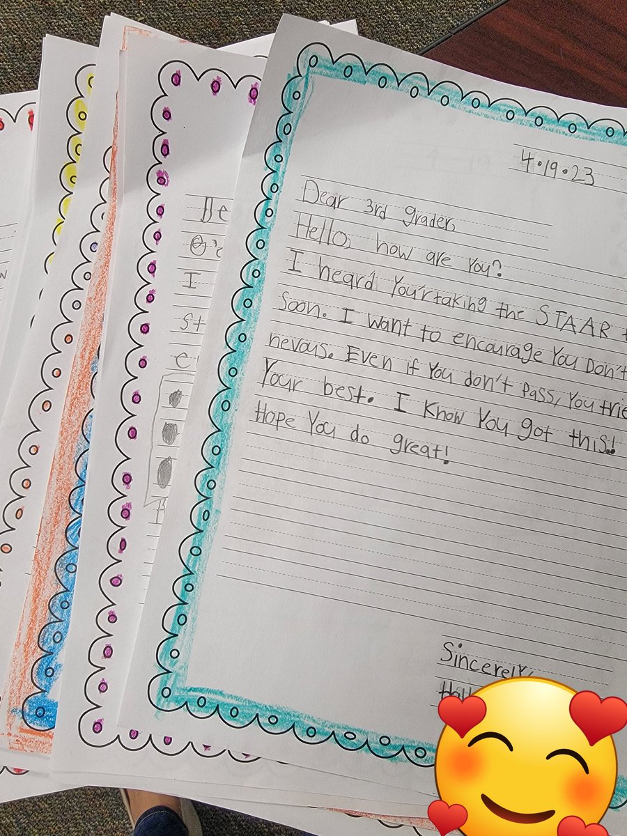 Fatima_DelCampo's tweet photo. My students were so happy to read the letters from 1st Grade, wishing them good luck on the STAAR! ⭐️ 
Thank you @MsRoss_LSE for taking the time to do this! ❤️🤗 @HumbleISD_LSE https://t.co/rPPI1ZENPq