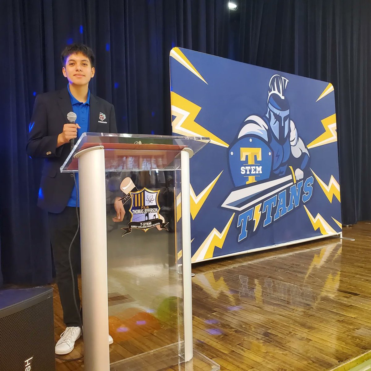 tstembpa's tweet photo. Our BPA President Caleb served as Master of Ceremonies at PSJA T-STEM's Student Project Fair on April 13, 2023! And our Vice-Pres Valerie served as a Student Ambassador! Great job officers 👍 #titanbpa #bpaallday @psja_tstem @PSJACTE https://t.co/Wi2QzDAp3Q
