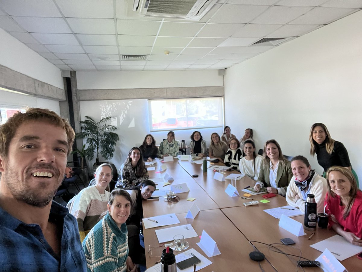Comenzaron los talleres de <a href="/WeXchange/">WeXchange</a> Fellows 2023 Capítulo Uruguay. Gracias por seleccionar a nuestra Co-Founder y CSO, <a href="/VanrellLucia/">Lucía Vanrell</a> para participar del programa. <a href="/LabordeAle/">Alejandro Laborde</a> la rompió en su taller! 
Gracias a
<a href="/ANIIuy/">ANII - Uruguay</a> <a href="/URUCAPvc/">URUCAP</a> <a href="/ANDEUruguay/">ANDE</a> <a href="/IDB_Lab/">IDB Lab</a>