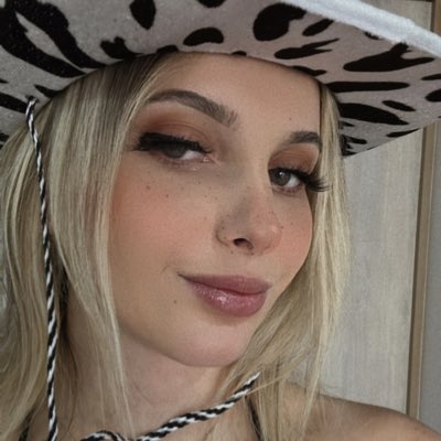 #NewProfilePic https://t.co/tdNEU7QlB2<a href="/tag/newprofilepic"class="tags">#NewProfilePic</a>