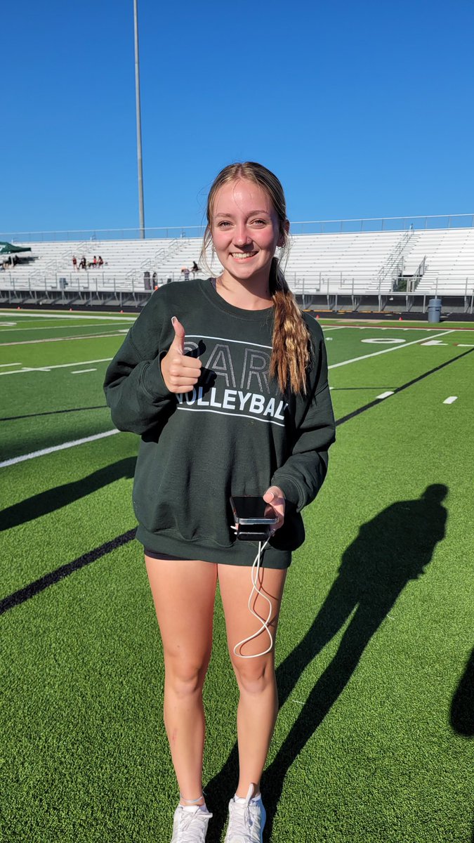 KParkGirlsXC_TF's tweet photo. This girl! Yall...anyone who makes a trip from Galveston back to KP to make a practice is a WINNER! Thank you so much for all you've given KPark! @peyton_moore05 gonna miss you kid! 
@HumbleISD_KPHS @KPARKmedia @KMSLadyCougars https://t.co/jBffLGATs7